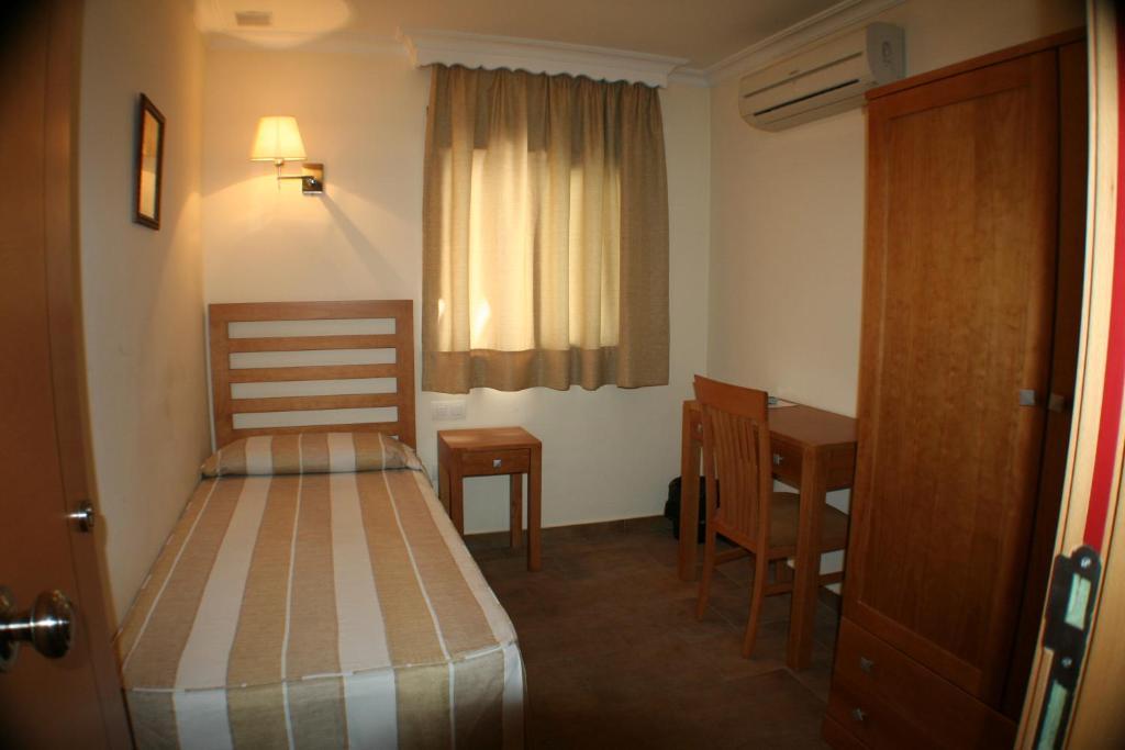Hostal Margarita La Linea de la Concepcion Room photo